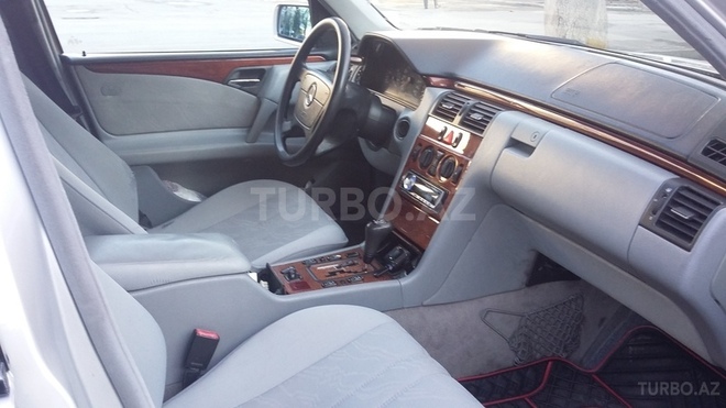 Mercedes E 200 1999, 190,000 km - 2.0 l - Yevlax