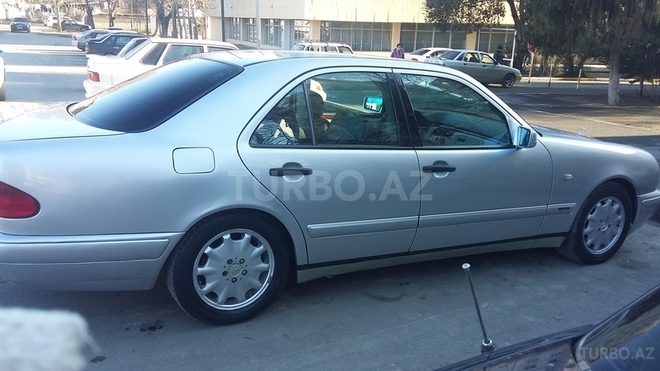 Mercedes E 200 1999, 190,000 km - 2.0 l - Yevlax