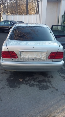 Mercedes E 200 1999, 190,000 km - 2.0 l - Yevlax