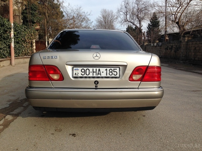 Mercedes E 230 1996, 310,000 km - 2.3 l - Sumqayıt
