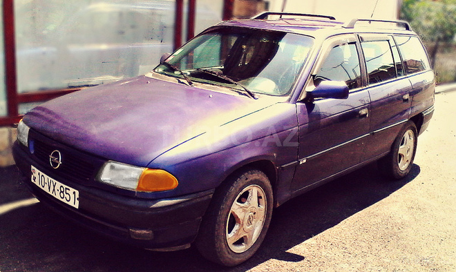 Opel Astra 1996, 345,689 km - 1.6 l - Qusar