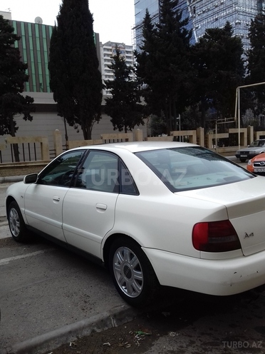 Audi A4 2001, 370,000 km - 1.8 l - Bakı
