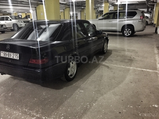 Mercedes C 220 1997, 236,478 km - 2.2 l - Bakı