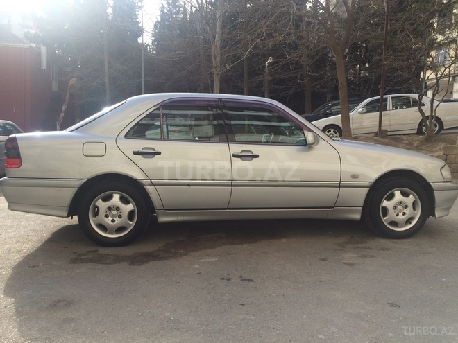Mercedes C 240 2000, 128,080 km - 2.4 l - Bakı