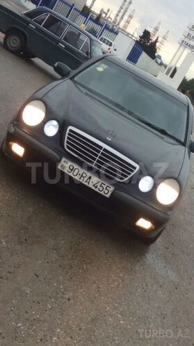 Mercedes E 220 2001, 310,000 km - 2.2 л - Xırdalan