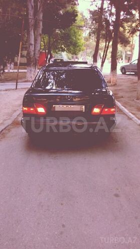 Mercedes E 220 2001, 310,000 km - 2.2 л - Xırdalan