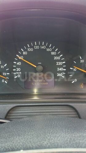 Mercedes E 220 2001, 310,000 km - 2.2 л - Xırdalan