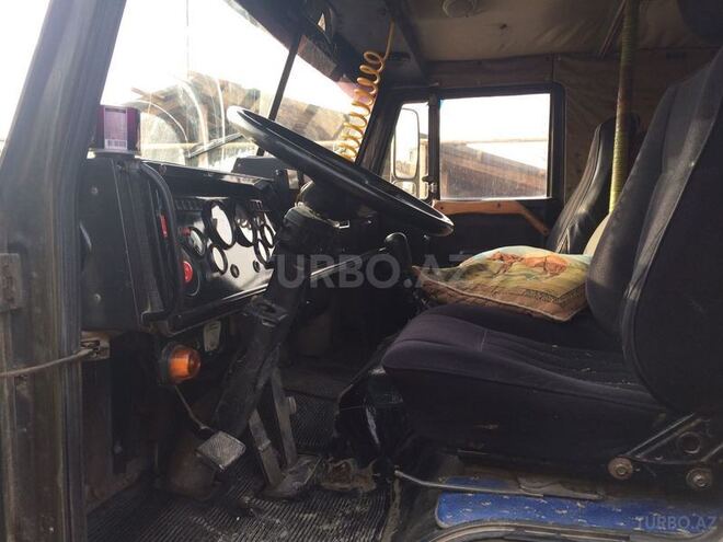 KamAz 53212 1986, 300,000 km - 11.0 l - Sumqayıt