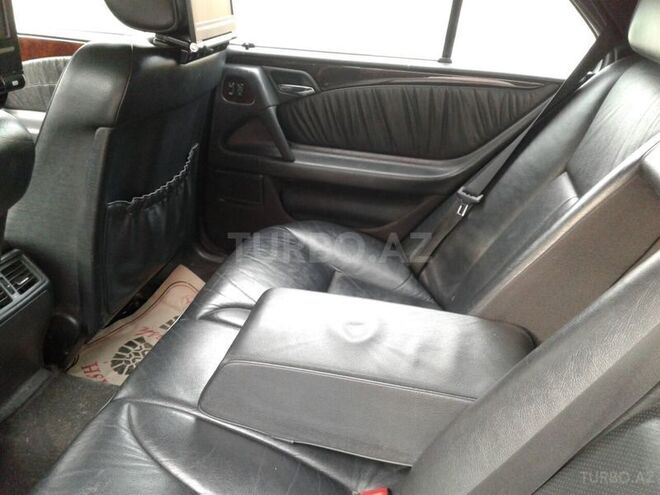 Mercedes E 230 1996, 259,000 km - 2.3 l - Bakı