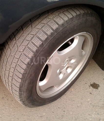 Mercedes E 230 1996, 259,000 km - 2.3 l - Bakı
