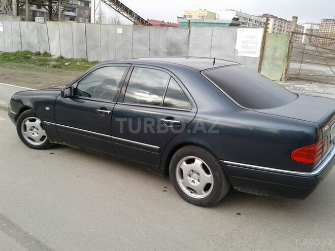 Mercedes E 230 1996, 259,000 km - 2.3 l - Bakı