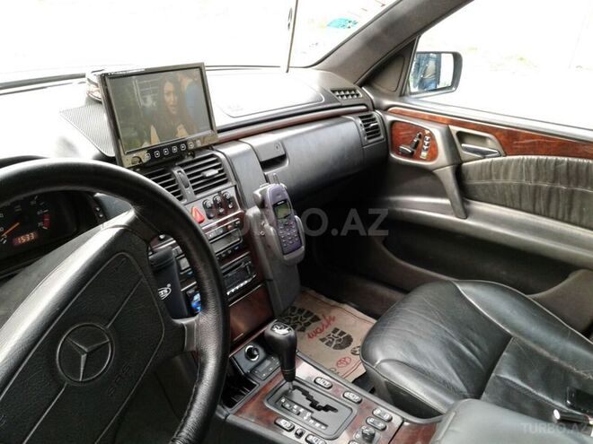 Mercedes E 230 1996, 259,000 km - 2.3 l - Bakı