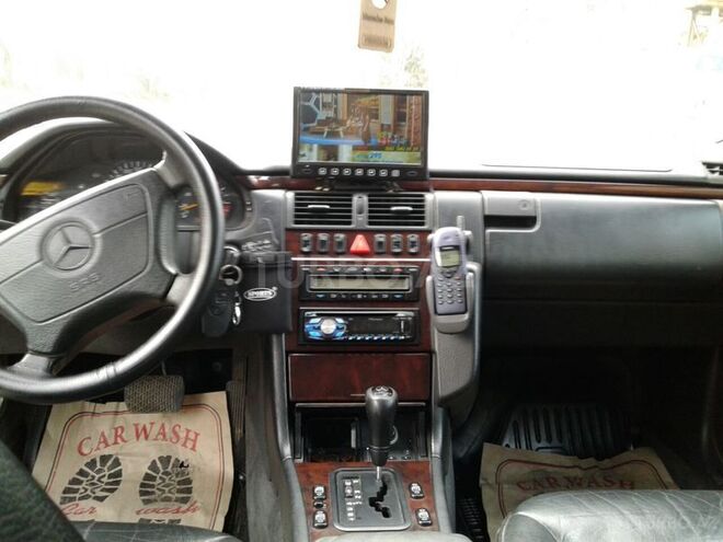 Mercedes E 230 1996, 259,000 km - 2.3 l - Bakı