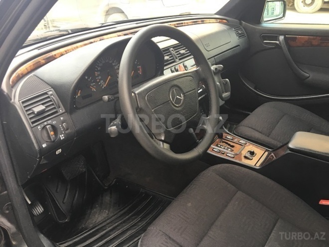 Mercedes C 240 2000, 172,000 km - 2.4 л - Bakı