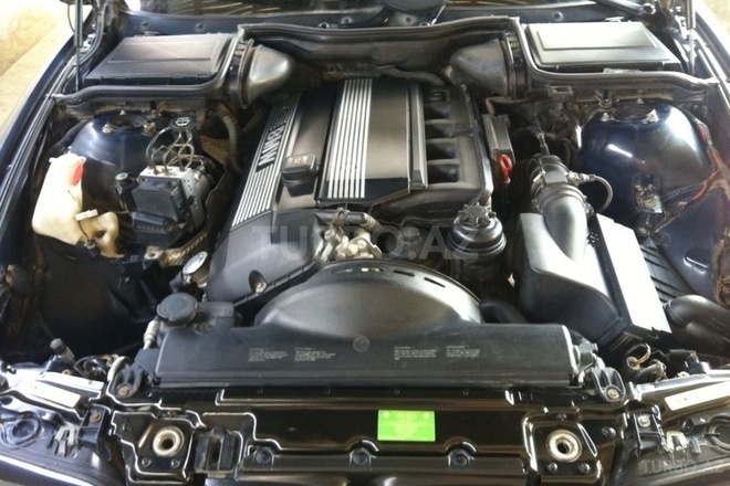 BMW 525 2001, 295,000 km - 2.5 l - Bakı