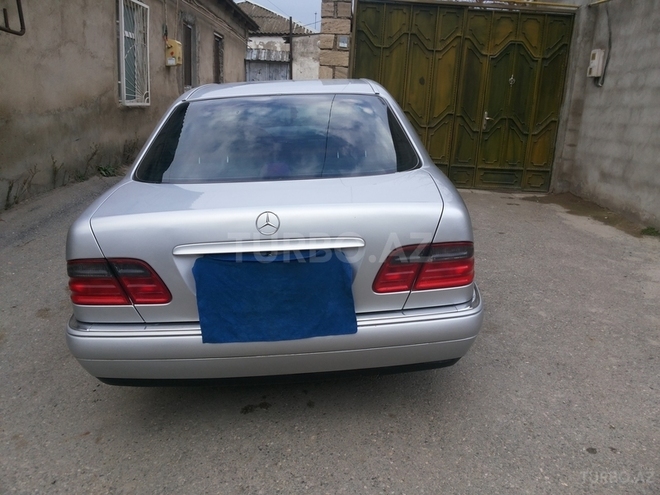 Mercedes E 240 1998, 228,000 km - 2.4 l - Bakı