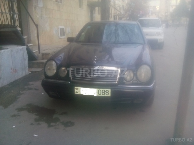 Mercedes E 320 1997, 150,000 km - 3.2 l - Bakı
