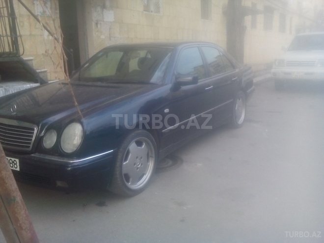 Mercedes E 320 1997, 150,000 km - 3.2 l - Bakı