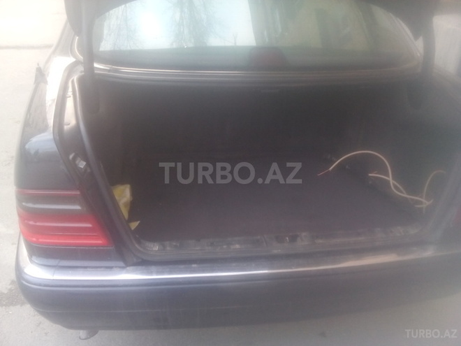 Mercedes E 320 1997, 150,000 km - 3.2 l - Bakı