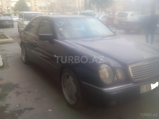 Mercedes E 320 1997, 150,000 km - 3.2 l - Bakı