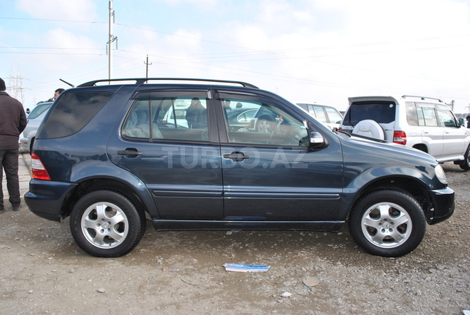 Mercedes ML 270 2002, 223,000 km - 2.7 l - Sumqayıt