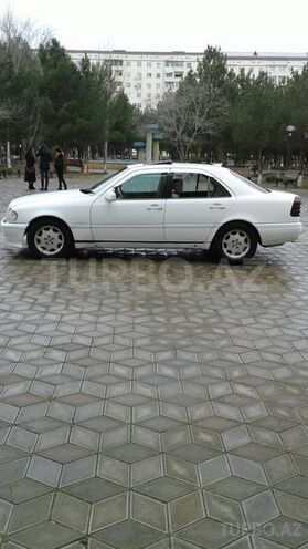 Mercedes C 220 1996, 257,000 km - 2.2 l - Sumqayıt