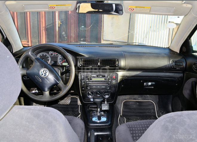 Volkswagen Passat 2001, 230,548 km - 1.8 l - Salyan