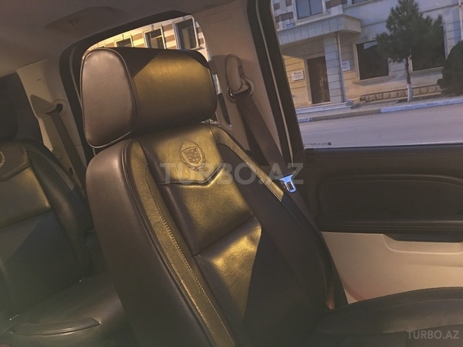 Cadillac Escalade 2011, 43,000 km - 6.2 l - Bakı