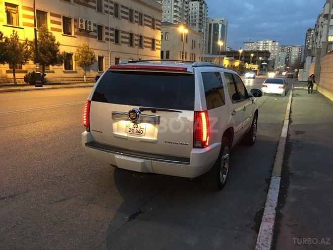 Cadillac Escalade 2011, 43,000 km - 6.2 l - Bakı