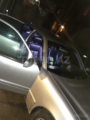 Mercedes E 240 1999, 240,000 km - 2.4 l - Bakı