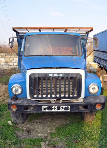 GAZ  2000, 200,000 km - 4.7 l - Salyan