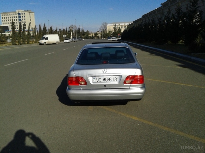Mercedes E 280 1997, 249,000 km - 0.3 l - Gəncə