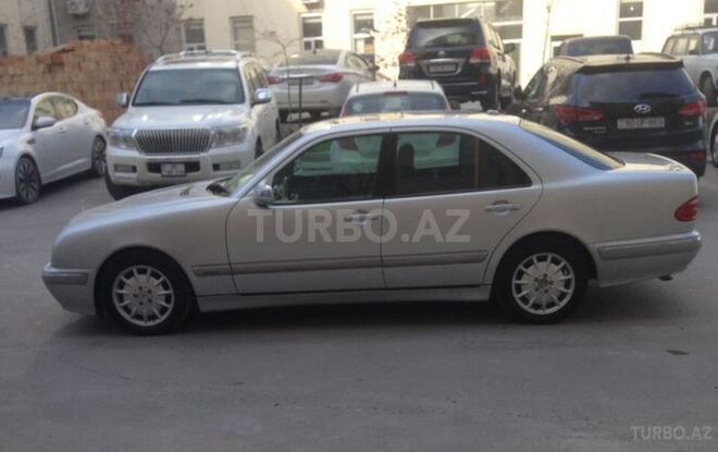 Mercedes E 240 2000, 205,000 km - 2.6 l - Bakı