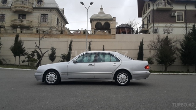 Mercedes E 270 2000, 283,000 km - 2.7 l - Bakı