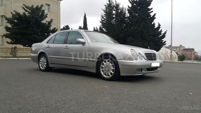 Mercedes E 270 2000, 283,000 km - 2.7 l - Bakı