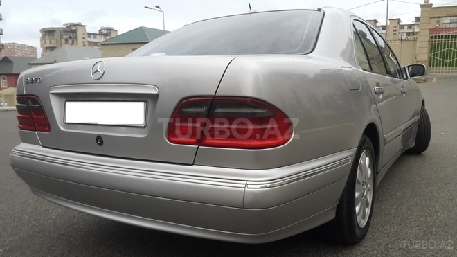 Mercedes E 270 2000, 283,000 km - 2.7 l - Bakı