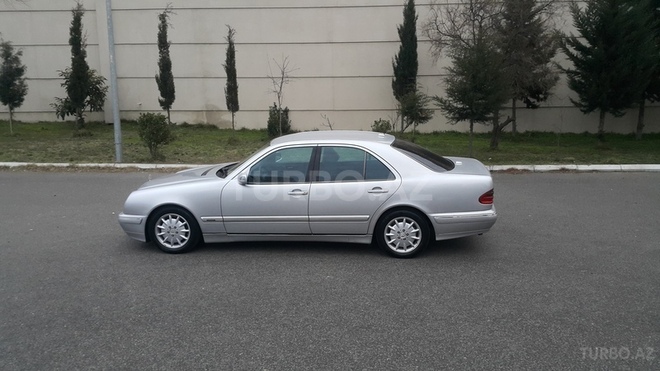 Mercedes E 270 2000, 283,000 km - 2.7 l - Bakı