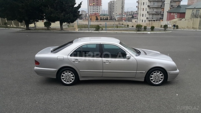 Mercedes E 270 2000, 283,000 km - 2.7 l - Bakı