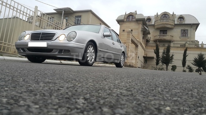 Mercedes E 270 2000, 283,000 km - 2.7 l - Bakı