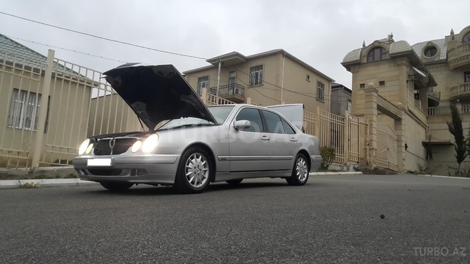Mercedes E 270 2000, 283,000 km - 2.7 l - Bakı