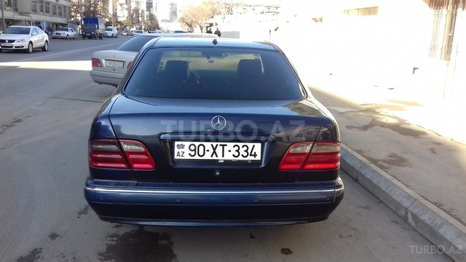Mercedes E 240 1999, 285,000 km - 2.4 l - Bakı