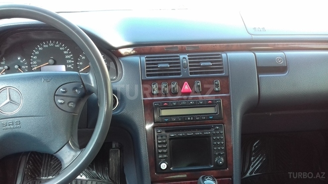 Mercedes E 240 1999, 285,000 km - 2.4 l - Bakı