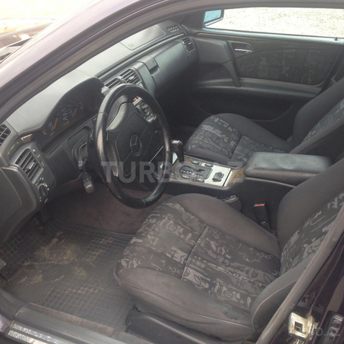 Mercedes E 240 1997, 19,094 km - 2.6 l - Lənkəran