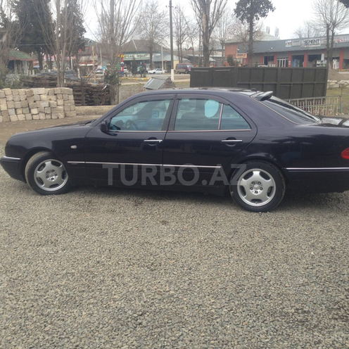 Mercedes E 240 1997, 19,094 km - 2.6 l - Lənkəran