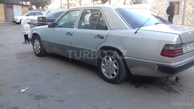 Mercedes E 230 1991, 250,000 km - 0.2 л - Bakı