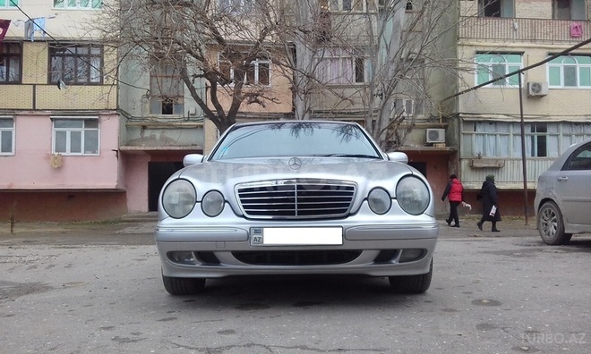 Mercedes E 240 2000, 201,000 km - 2.4 l - Bakı