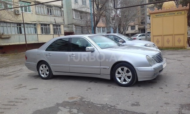 Mercedes E 240 2000, 201,000 km - 2.4 l - Bakı