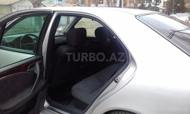 Mercedes E 240 2000, 201,000 km - 2.4 l - Bakı