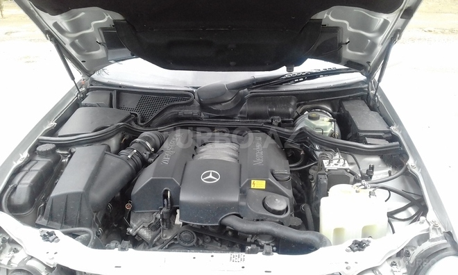 Mercedes E 240 2000, 201,000 km - 2.4 l - Bakı