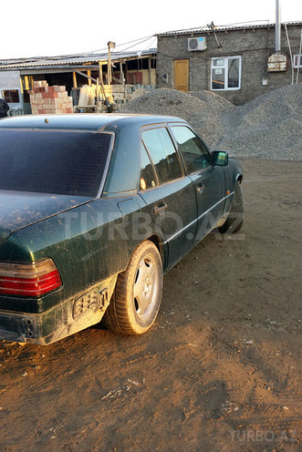 Mercedes E 280 1995, 280,000 km - 2.8 л - Bakı